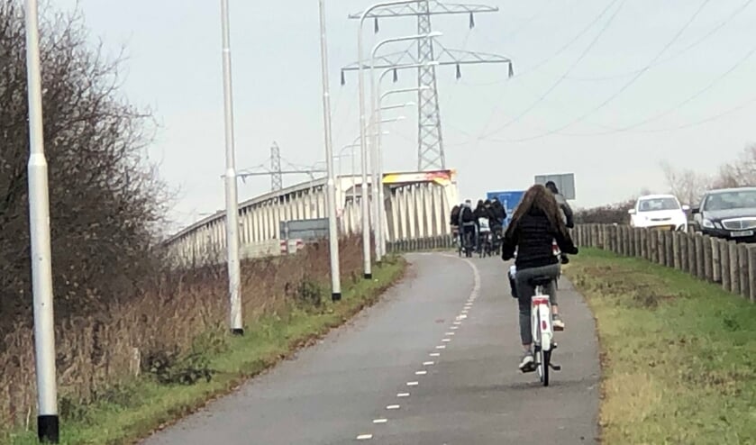 Noord-Brabant en Limburg betalen samen 100.000 euro voor het haalbaarheidsonderzoek naar de verbreding van het fietspad Oeffelt-Gennep  