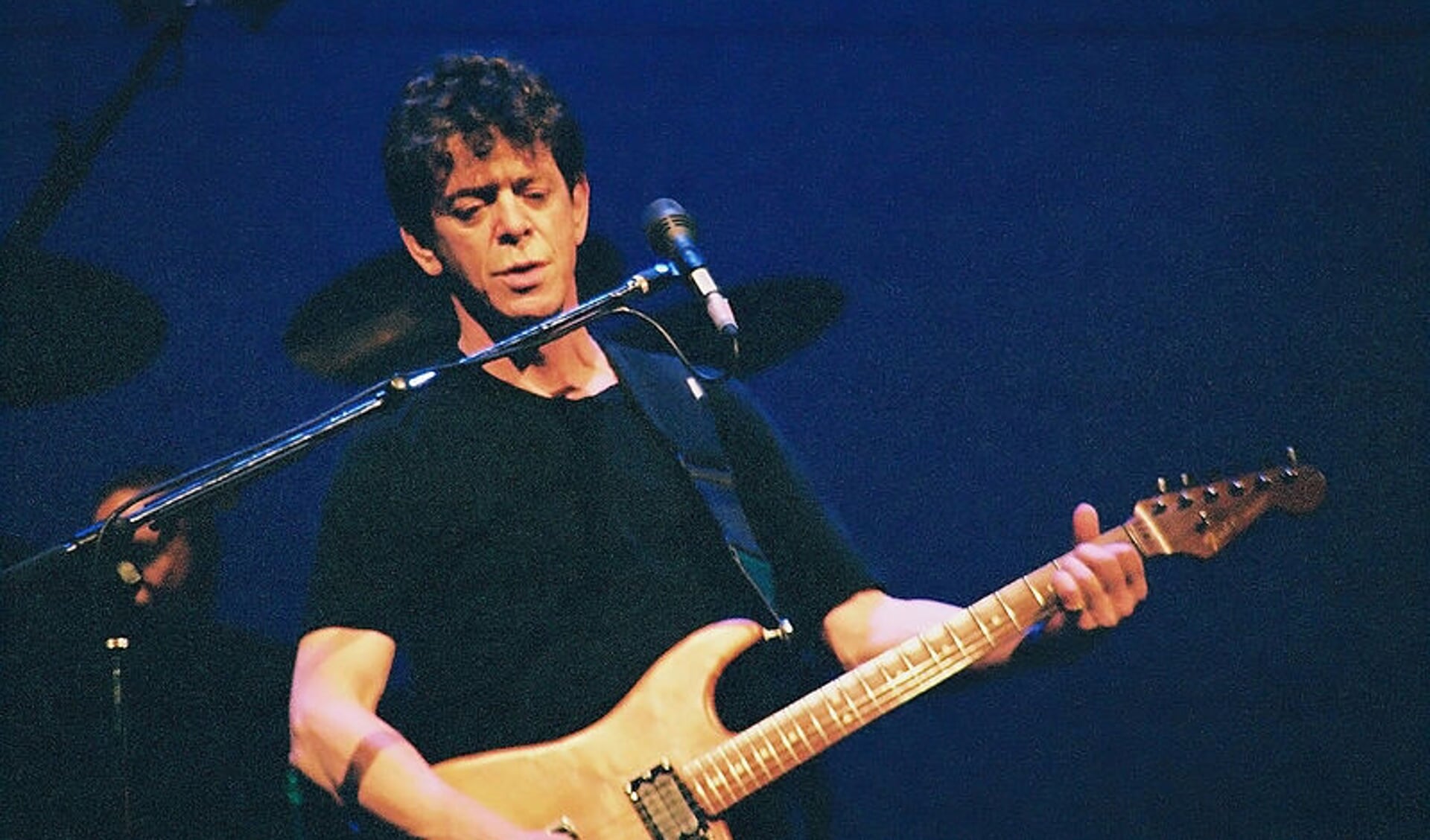 Lou Reed tijdens een concert in 2004. 