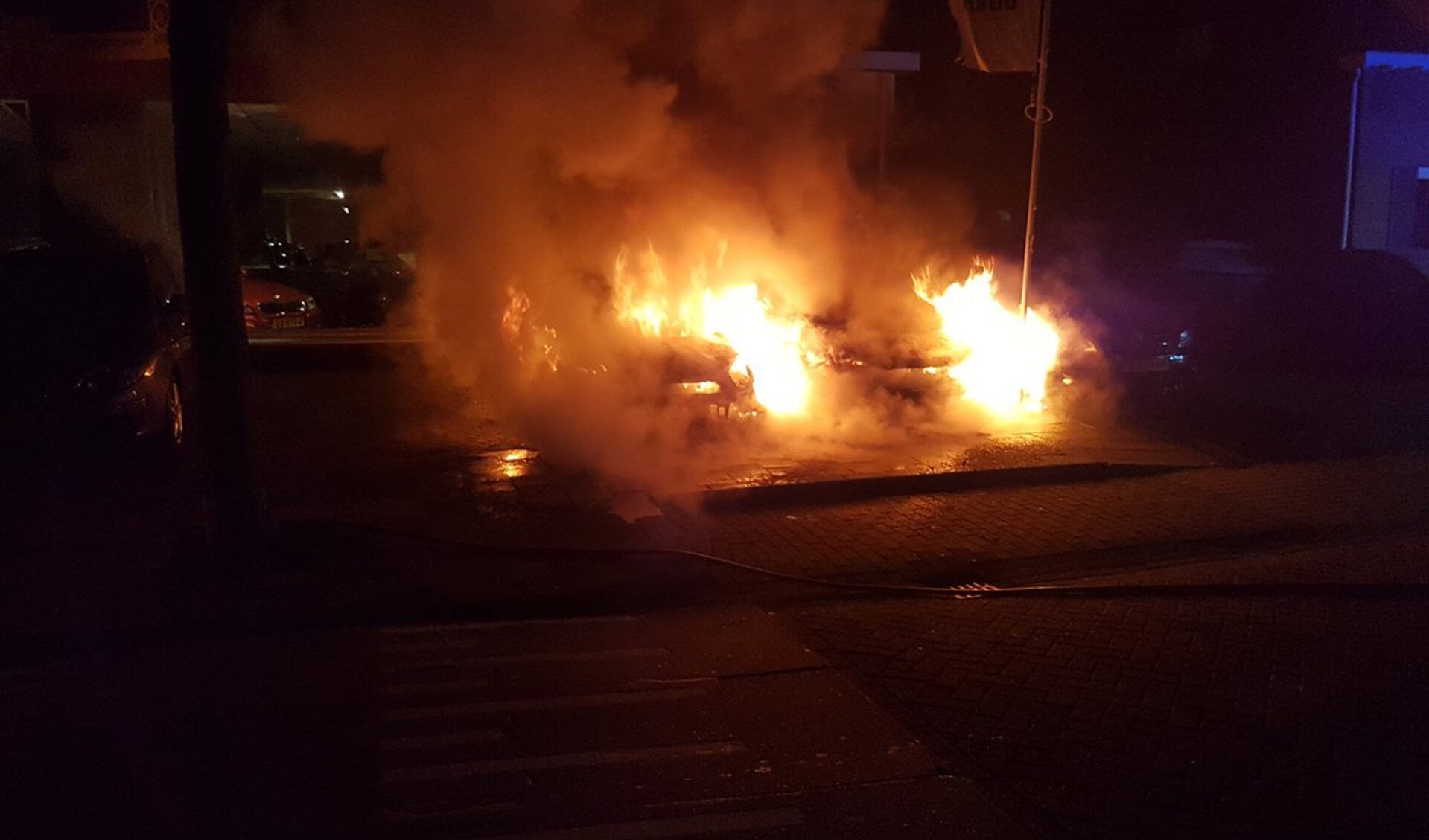 Brand in de Katwijkstraat. (Foto: Twitter wijkagent Ruwaard)