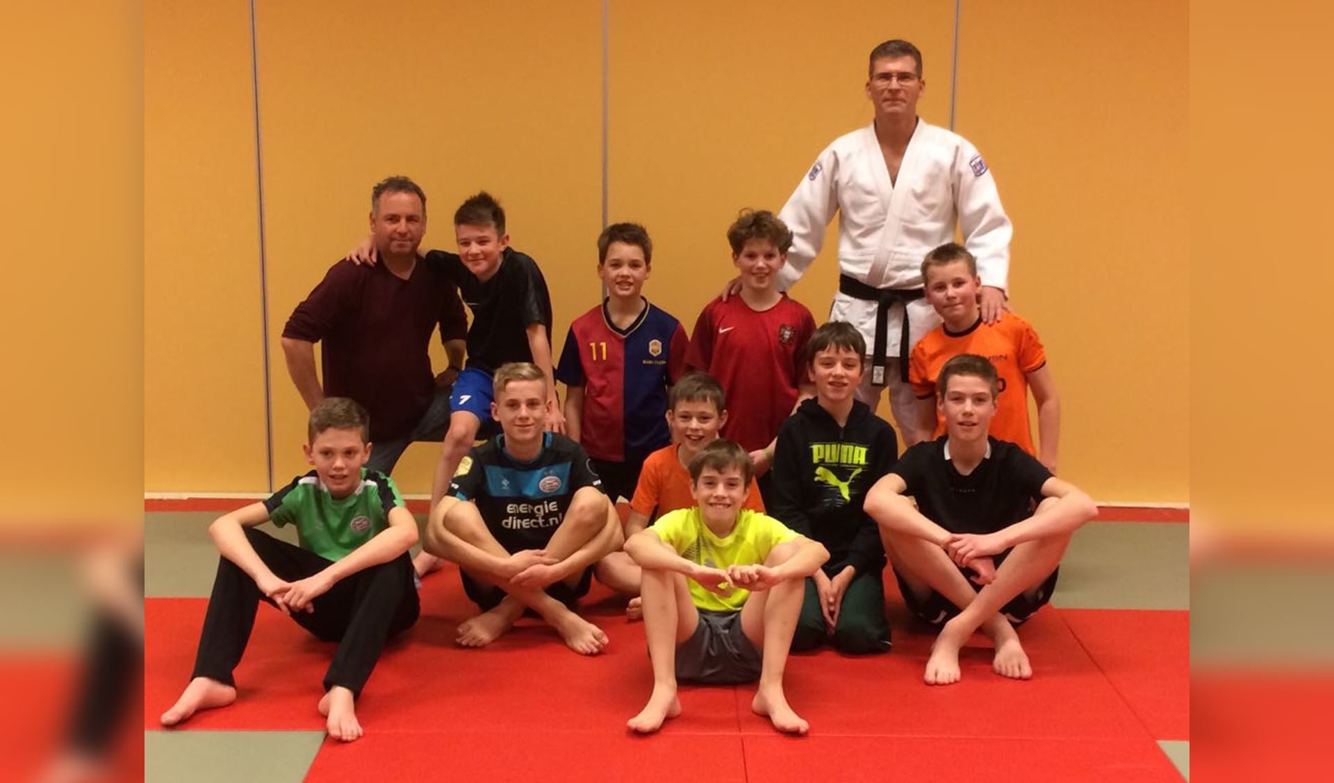 Voetballers 'leerden' vallen van judoka's.