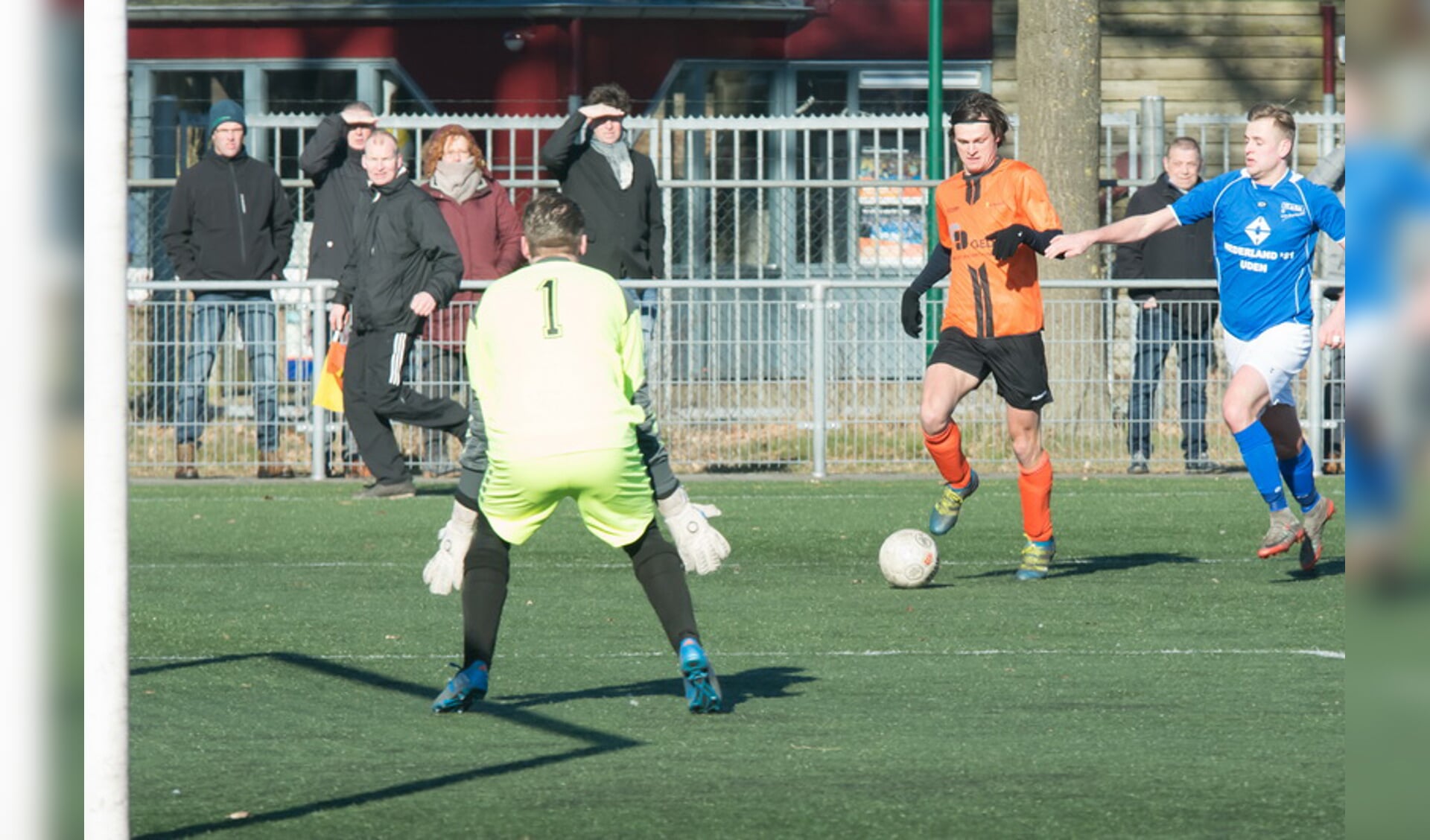 Avesteyn klopt FC De Rakt (Foto's: Ad van Dooren)