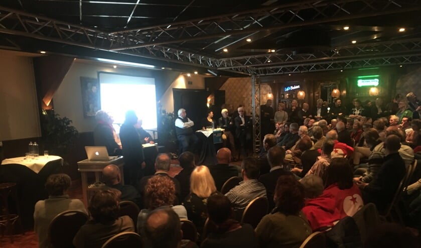 Er kwamen meer dan 200 mensen af op het politieke debat