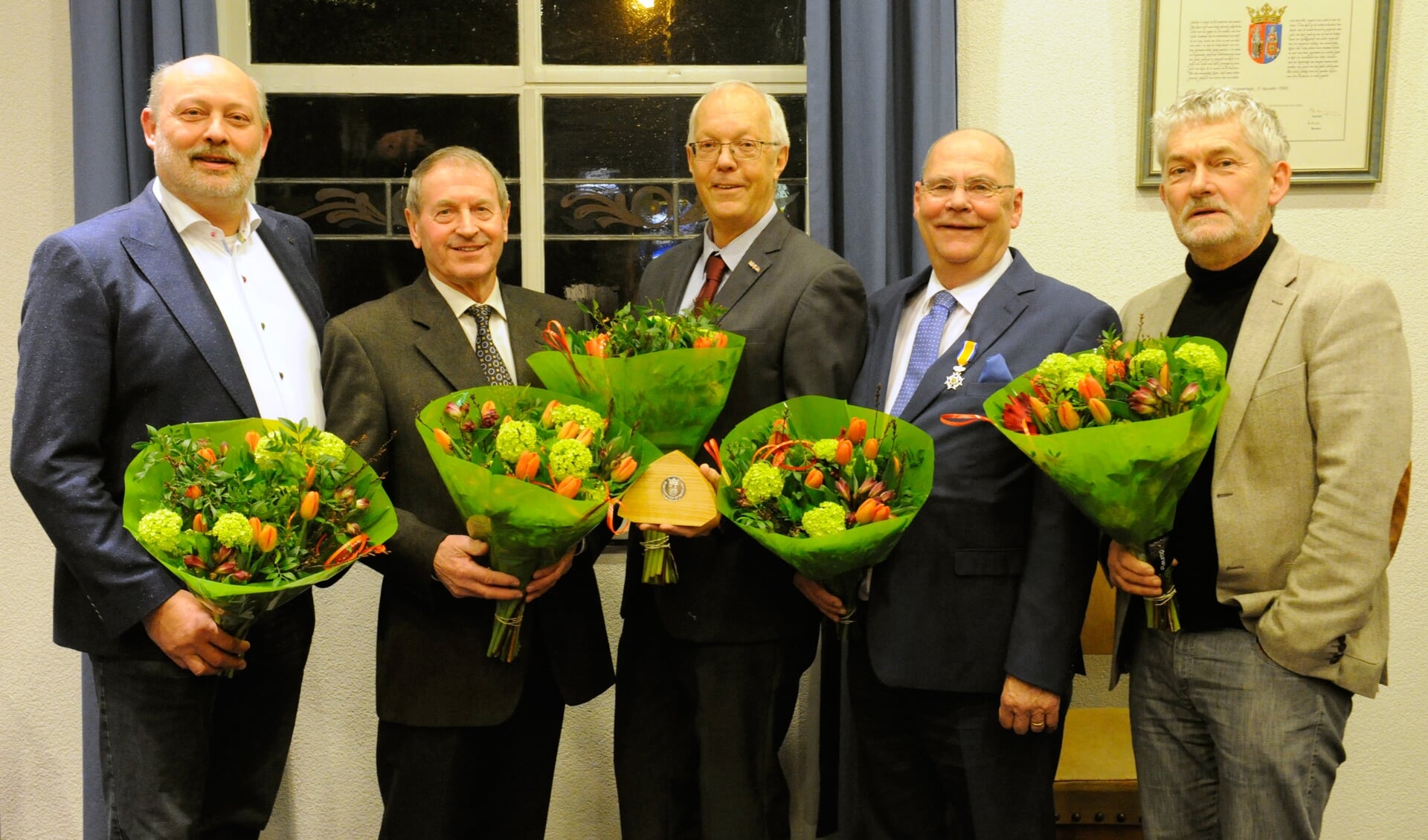 De vertrekkende raadsleden van de gemeente Mook en Middelaar. (foto: Ingrid Driessen) 