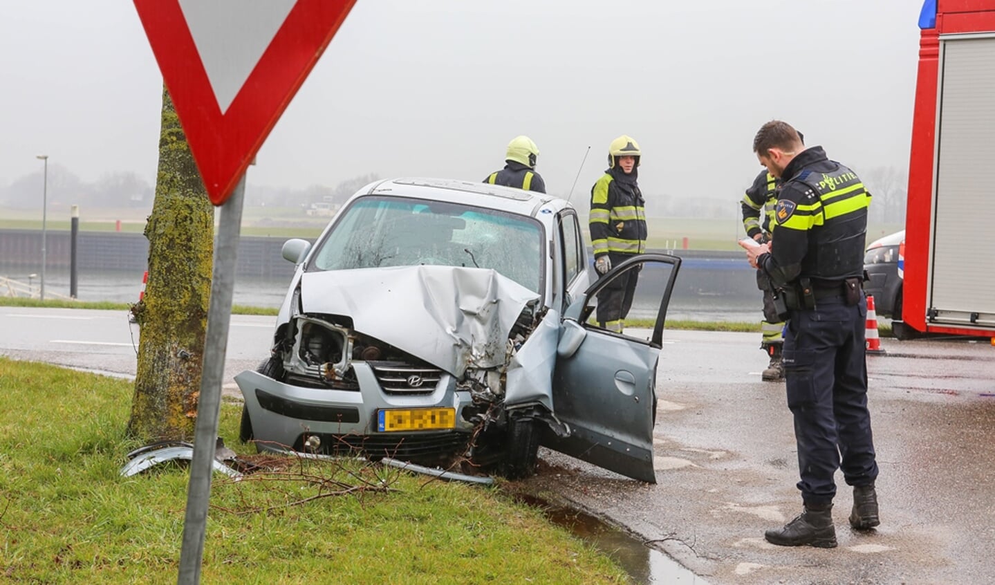Ongeval in Lith. (Foto: Maickel Keijzers / Hendriks Multimedia)