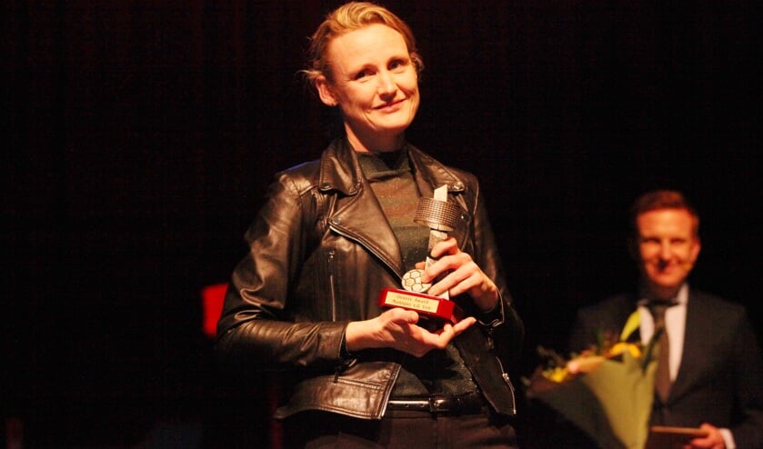 Het werd een bijzondere avond voor Monique van de Ven. (Foto Peter Kuijpers)