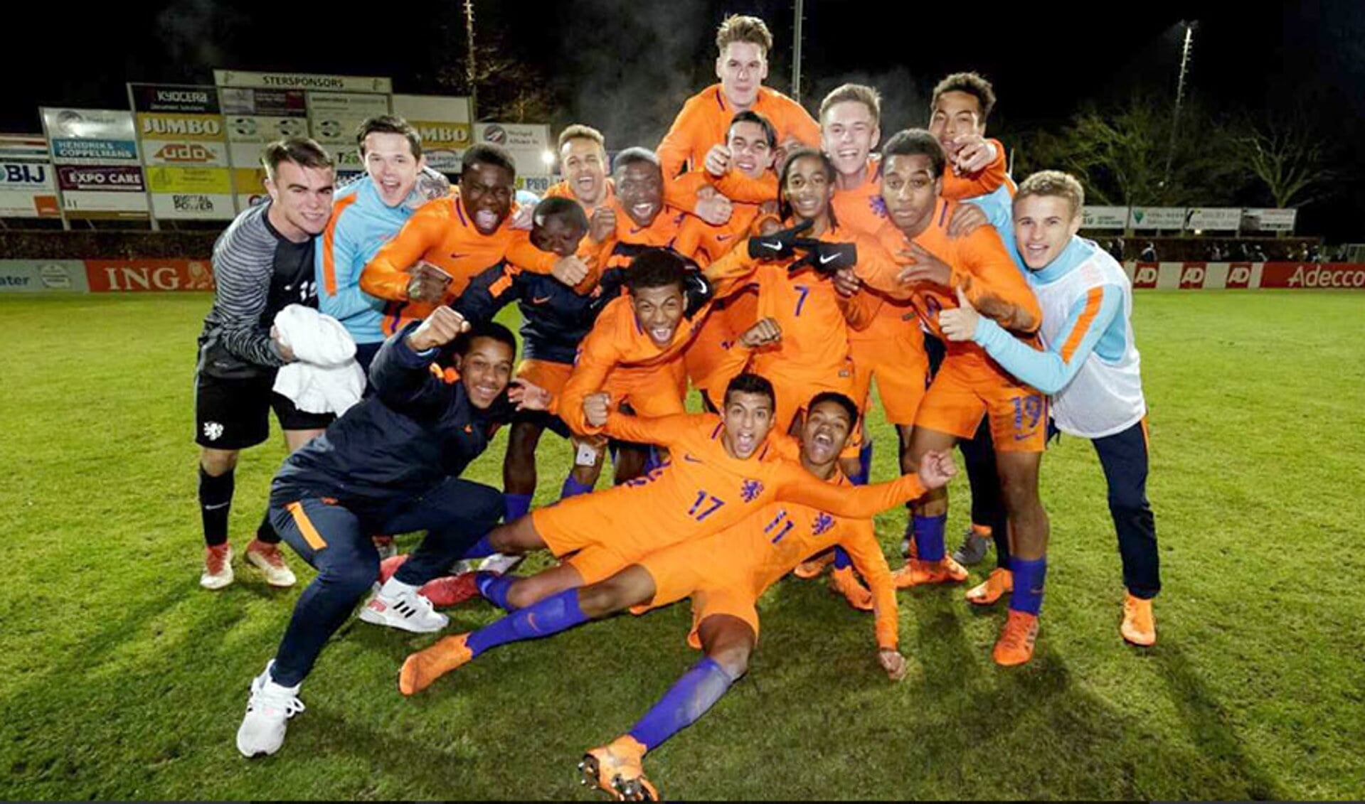Het winnende team (foto: www.onsoranje.nl)