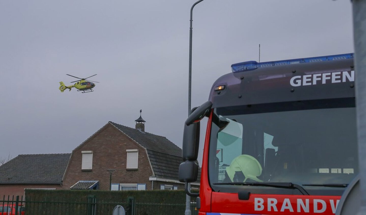 Ernstig ongeval in Geffen. (Foto: Maickel Keijzers / Hendriks multimedia)