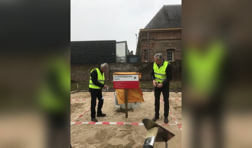 Jeroen Joon wethouder vertrekt, hier bij de opening van de archeologische tuin, deze week.