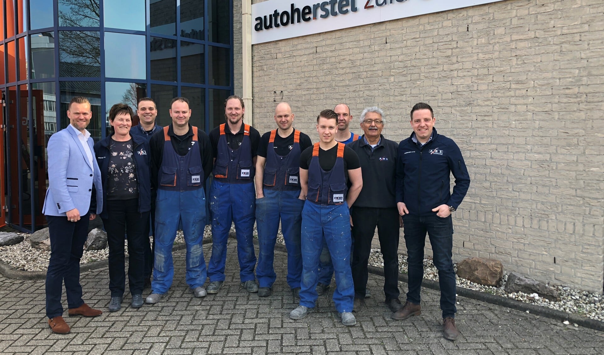 Het team van Autoherstel Zuid Oss.