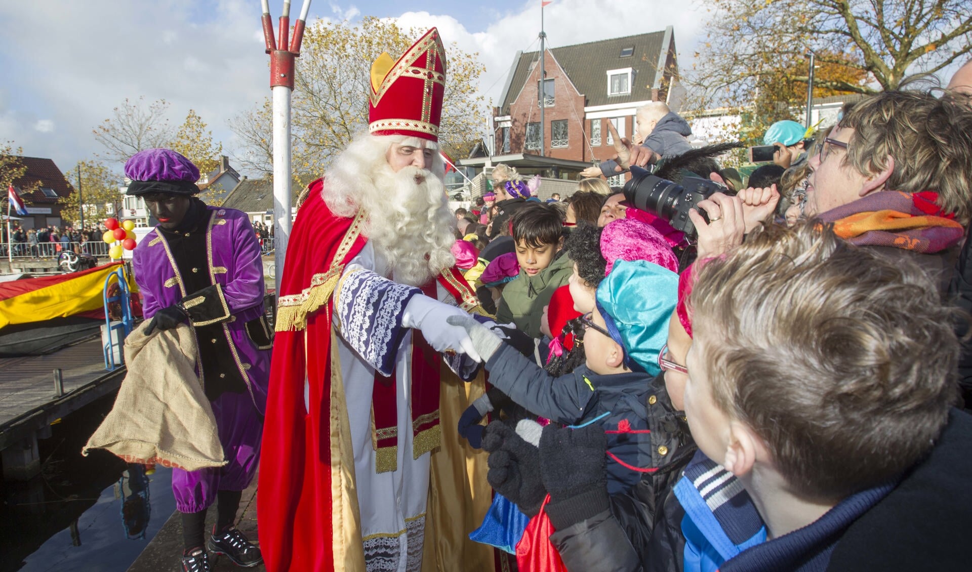 Sinterklaas in aanraakbaar in Veghel