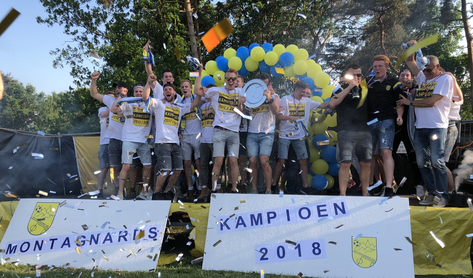 Kampioen Montagnards werd op sportpark De Venhorst groots onthaald. (foto: Jos Gröniger)