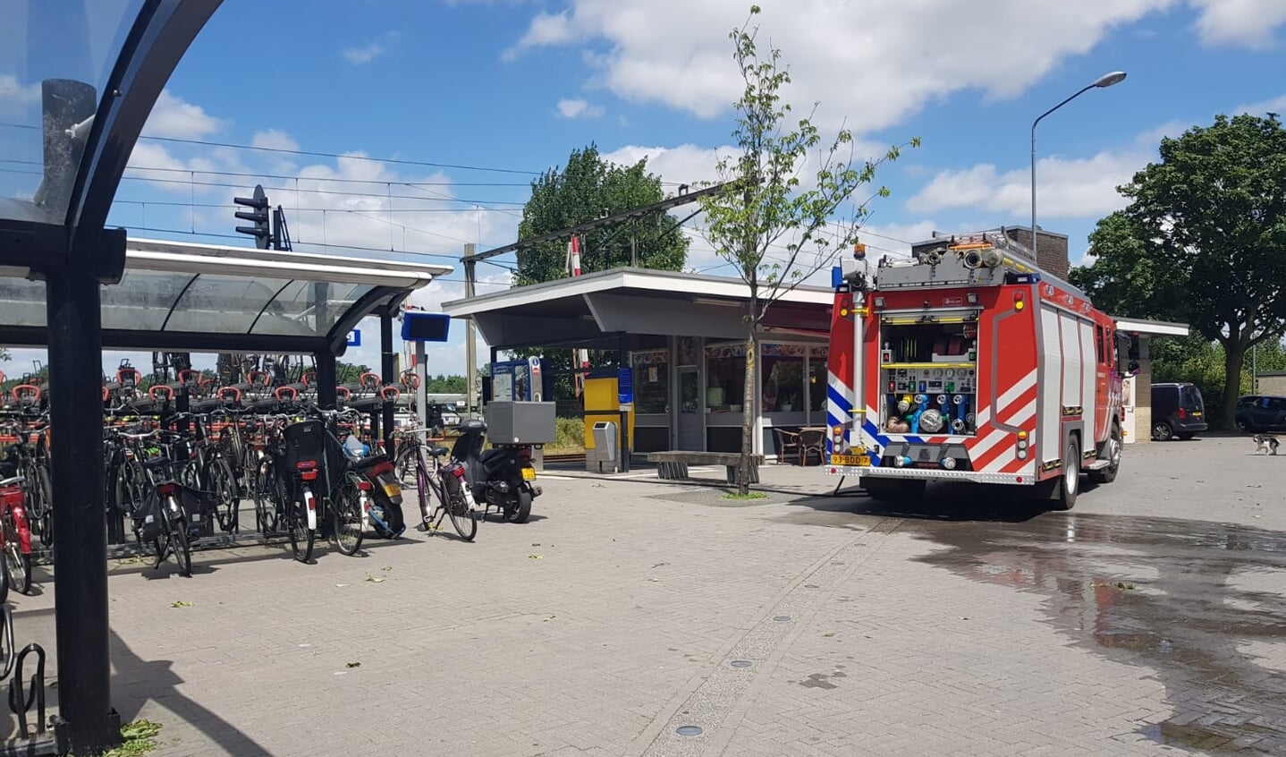 De brandweer op het station in Ravenstein. (Foto: Maickel Keijzers / Hendriks Multimedia)