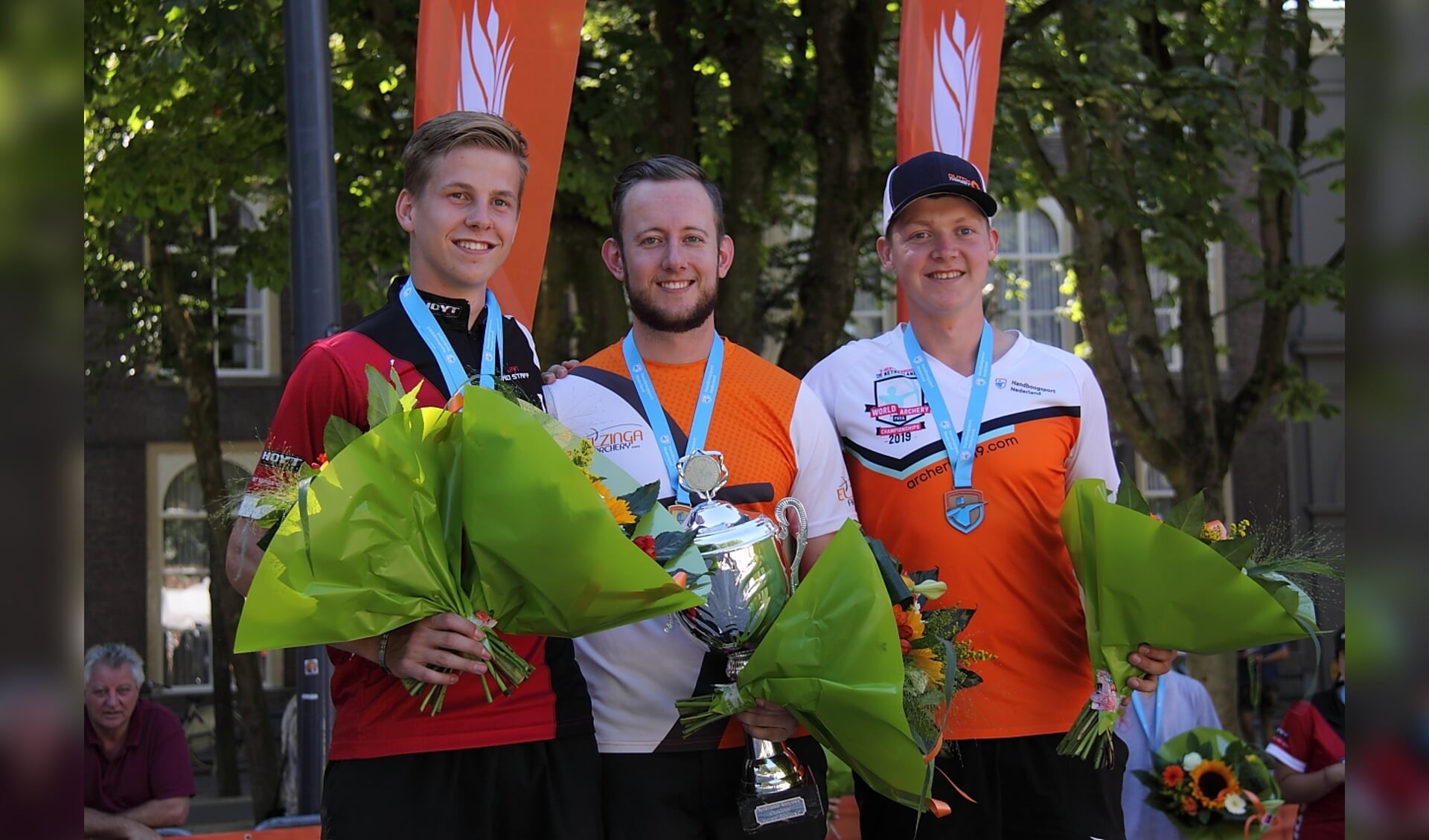 Rick van der Ven (midden) werd afgelopen weekend Nederlands kampioen outdoor. 