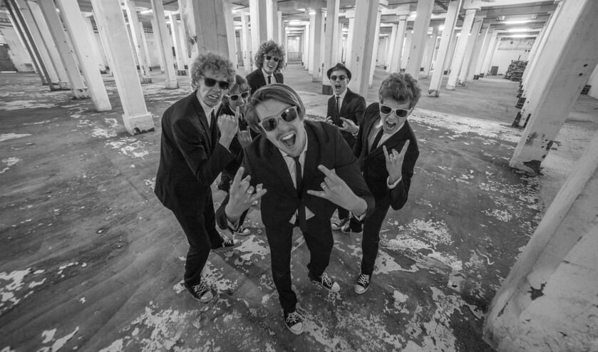 Straight on Stage treedt op tijdens Oeffelt Outdoor.