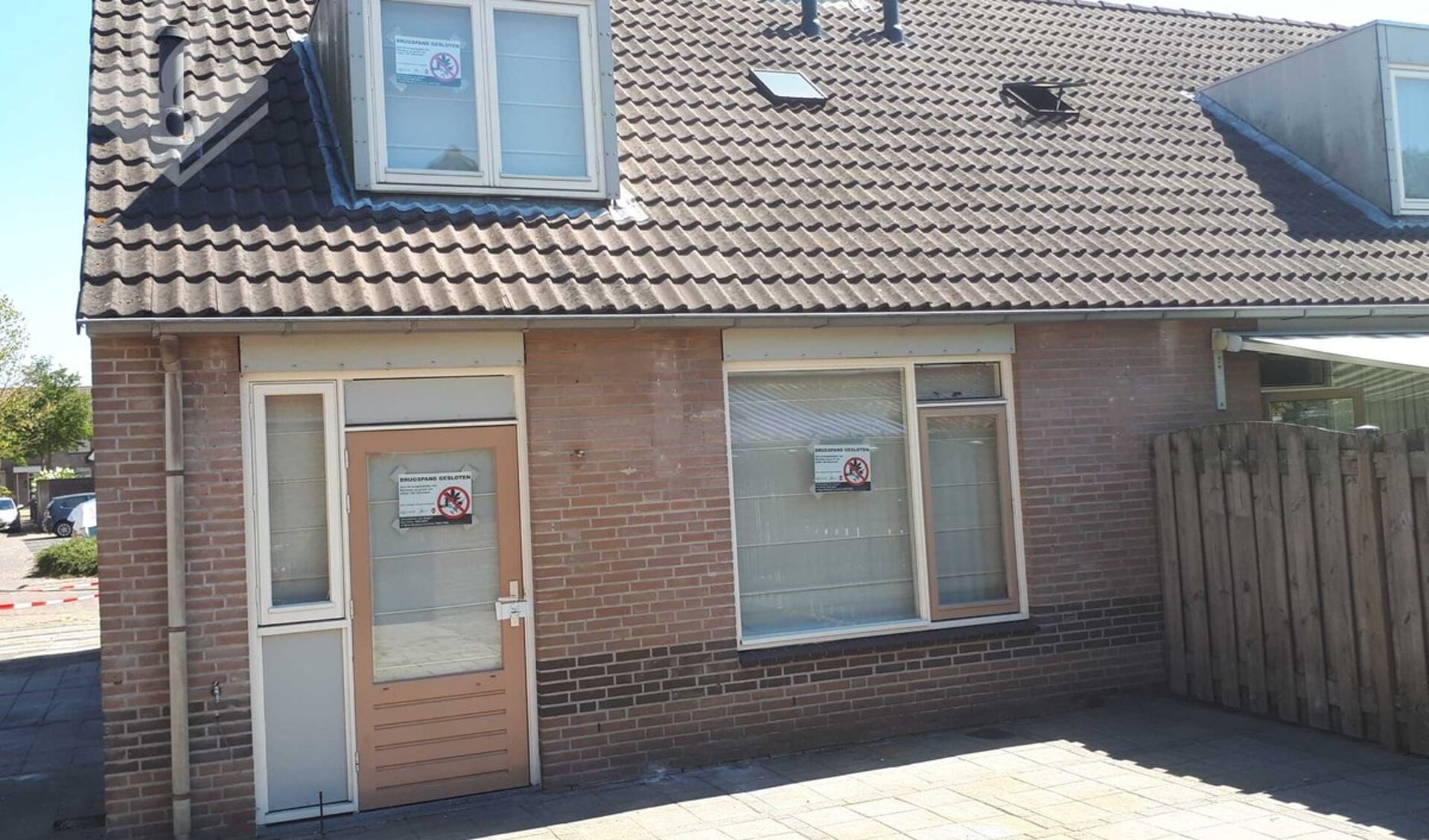 Drugspanden in Heesch en Heeswijk-Dinther voor enkele maanden gesloten. (Foto: Twitter Gerrit van der Knaap)
