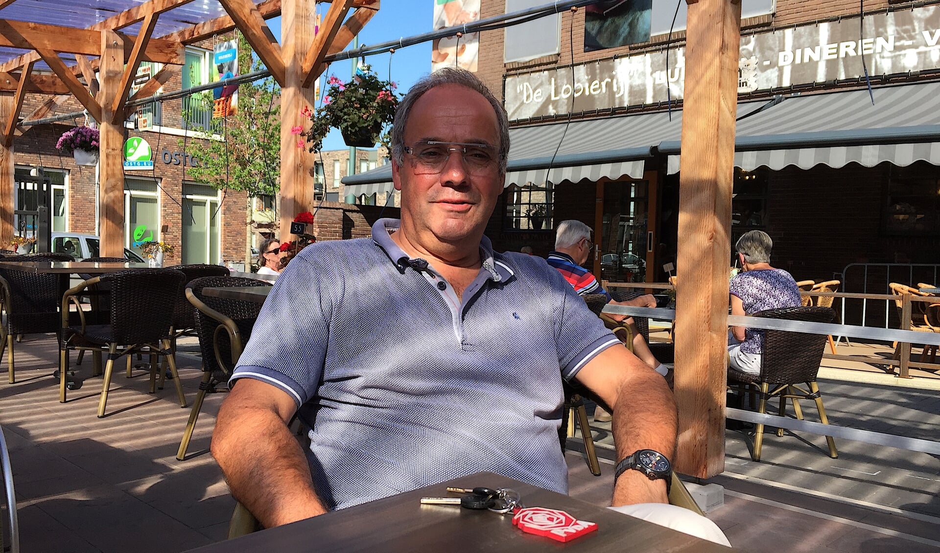 Rob Poel (PvdA) voert de oppositie aan in de Cuijkse gemeenteraad. 'Bij sommige beleidsstukken heb ik als voordeel dat ik de dossiers nog ken van mijn tijd als wethouder.' (foto: Martijn Schwillens)