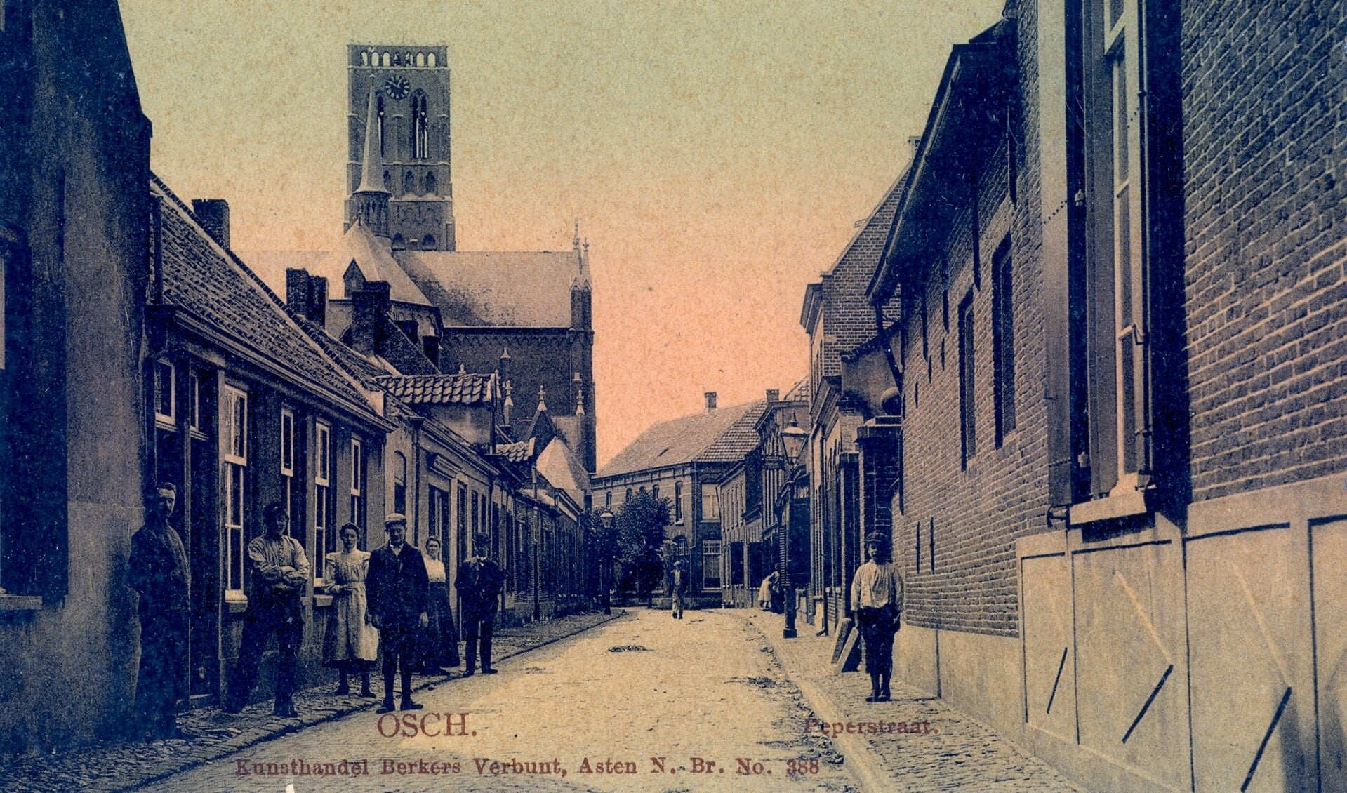 De Peperstraat in Oss, gezien vanaf de Heuvel. 1915. Collectie Stadsarchief Oss.