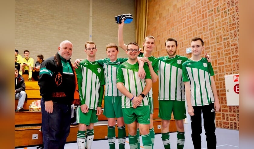 15 teams deden mee aan het Jumbo Cuijk Indoor G-toernooi van SIOL.