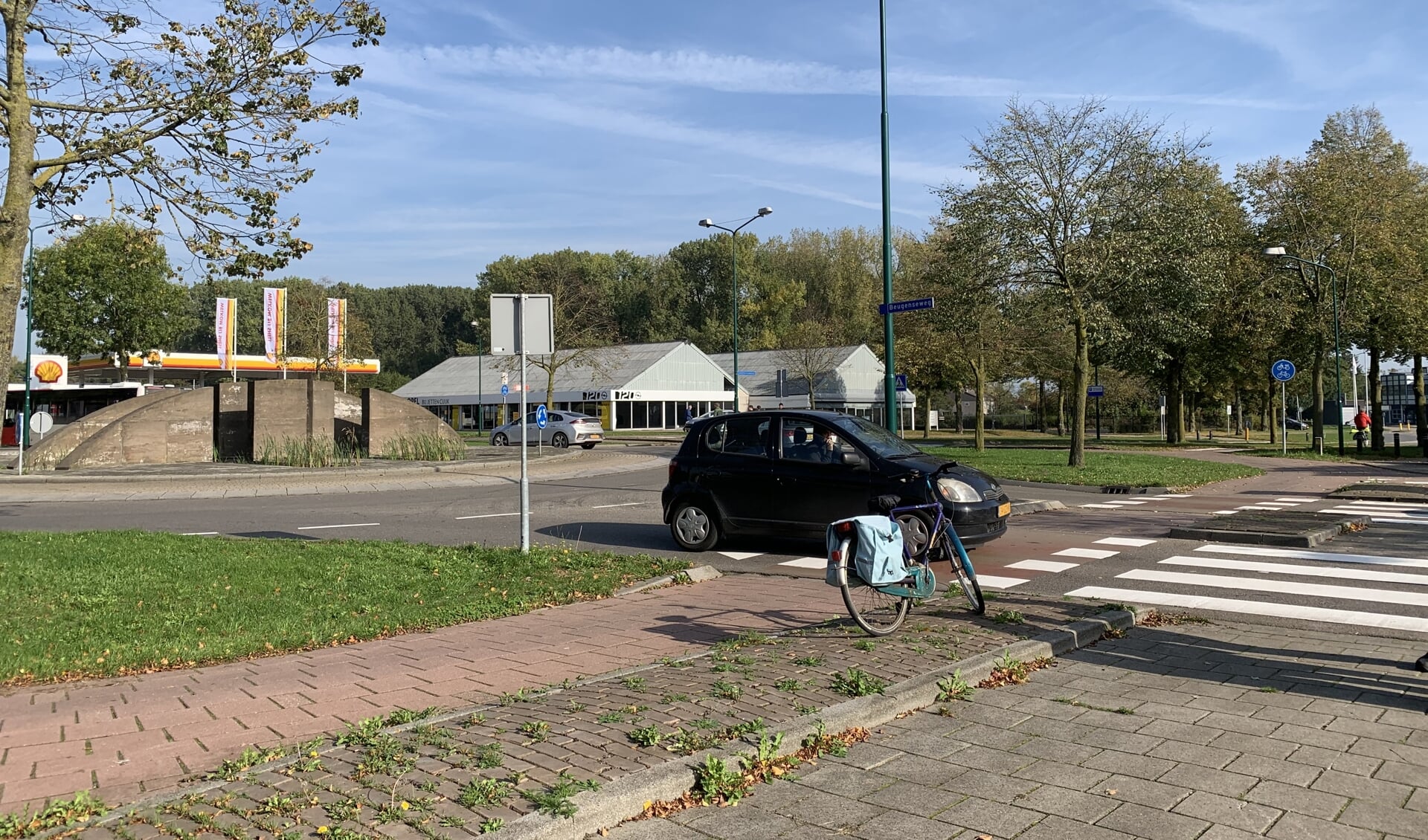 Fietser gewond na aanrijding op rotonde in Boxmeer.