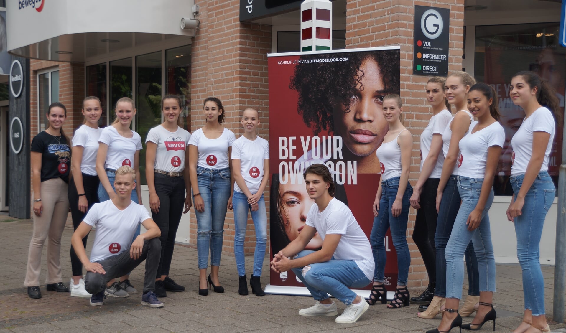 Tientallen jongeren uit de regio deden mee aan de casting bij Kapsalon Gijsbers in Boxmeer.