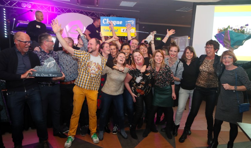 De prijsuitreiking van de Osse Kwis vorig jaar. (foto: Hans van der Poel)