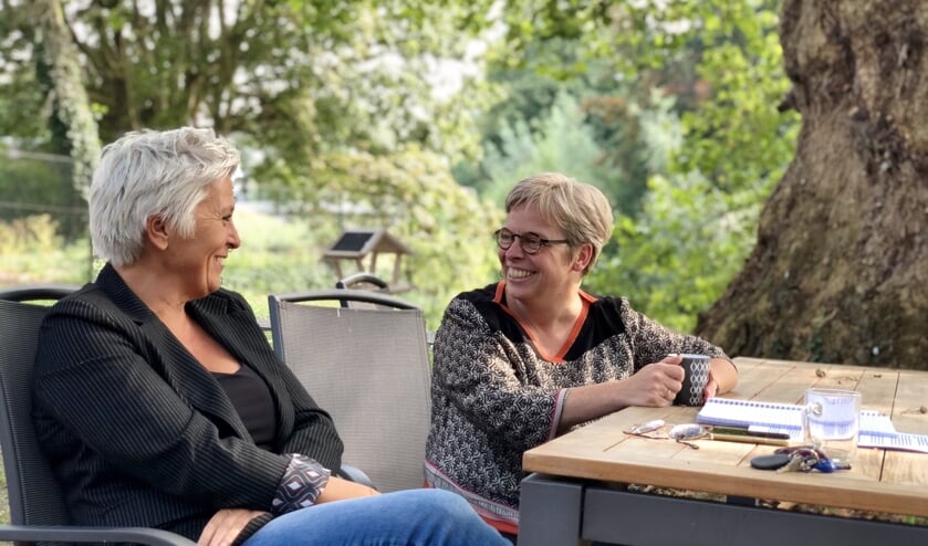 Natasja de Groot (Bibliotheek Meierijstad) en Eshter de Bie (ONS Welzijn) zijn bezig met de voorbereidingen voor de derde editie.