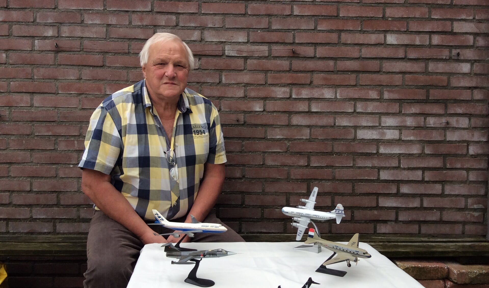 Dit keer exposeert de 72-jarige Teun uit Geldermalsen zijn verzameling luchtvaart. 