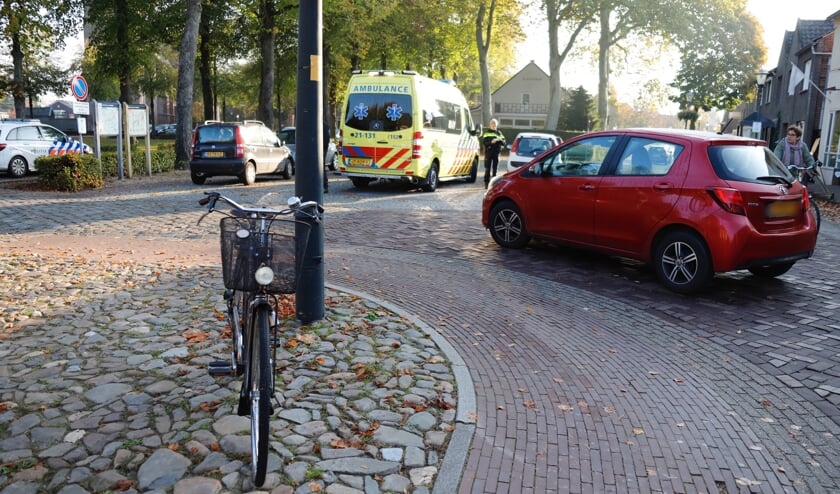 Fietser gewond na aanrijding.