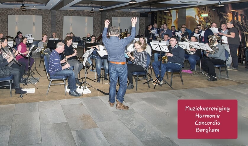 Muziekvereniging Harmonie Concordia aan het repeteren. (Foto: Bert van Berkum)
