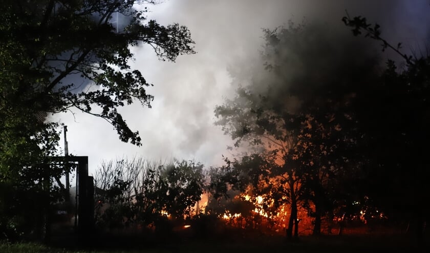 Chalet uitgebrand op camping in Heijen.