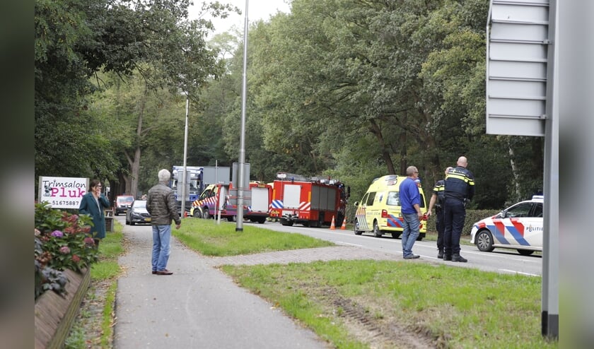 Automobilist verongelukt bij frontale botsing op N271 bij Plasmolen.