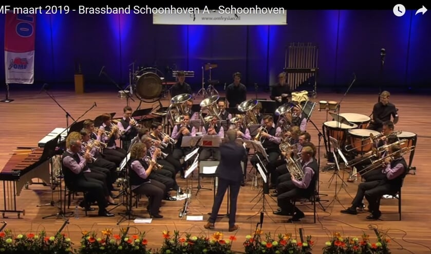 Brass Band Schoonhoven in actie.