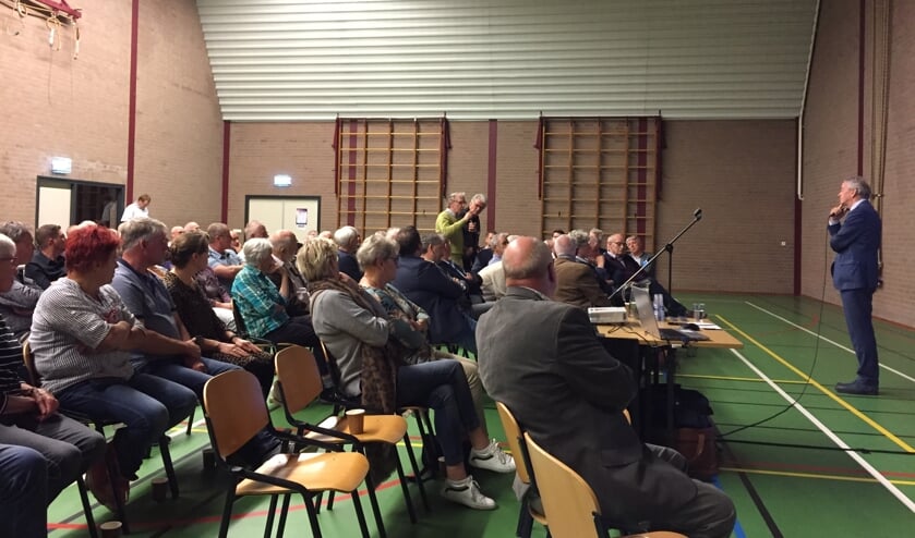 In Grave is de politiek verdeeld over herindelen. De oppositie wil één Land van Cuijk en mobiliseerde afgelopen woensdag voorstanders op een bijeenkomst in Gassel.