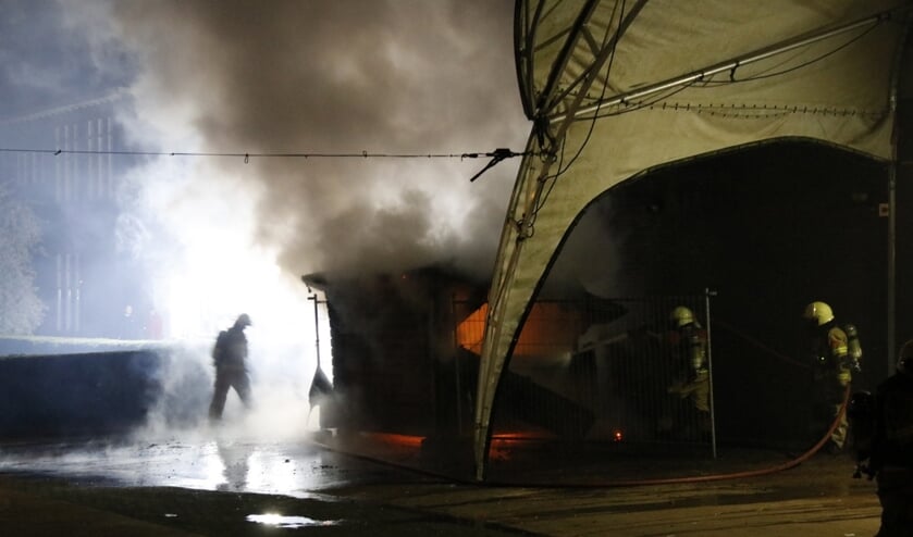 Brand aan de achterzijde van De Weijer.