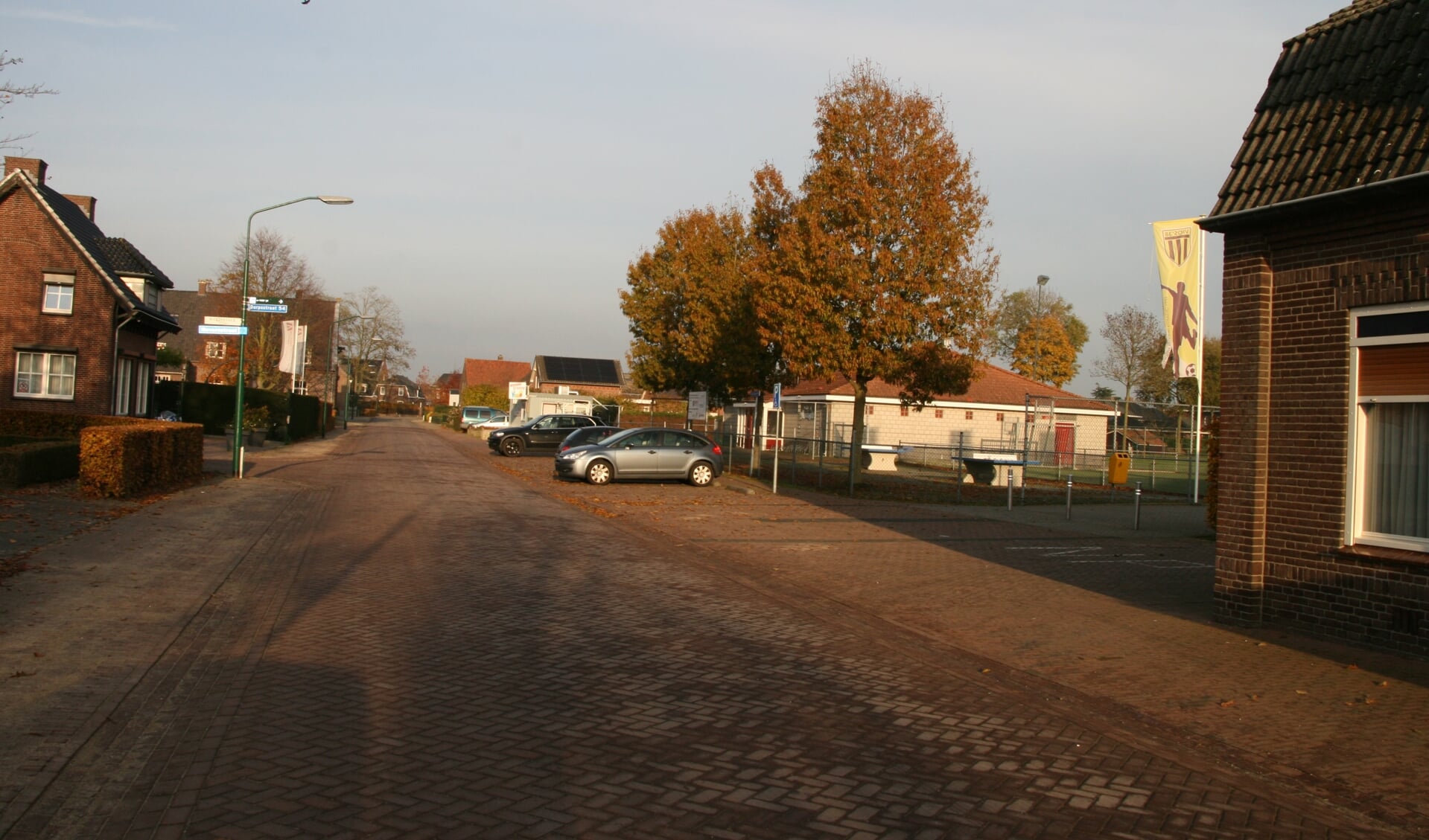 Op de Dorpsstraat in Beugen komt ter hoogte van het sportpark van VIOS'38 een 'Snelheidsmeterspaarpot'.