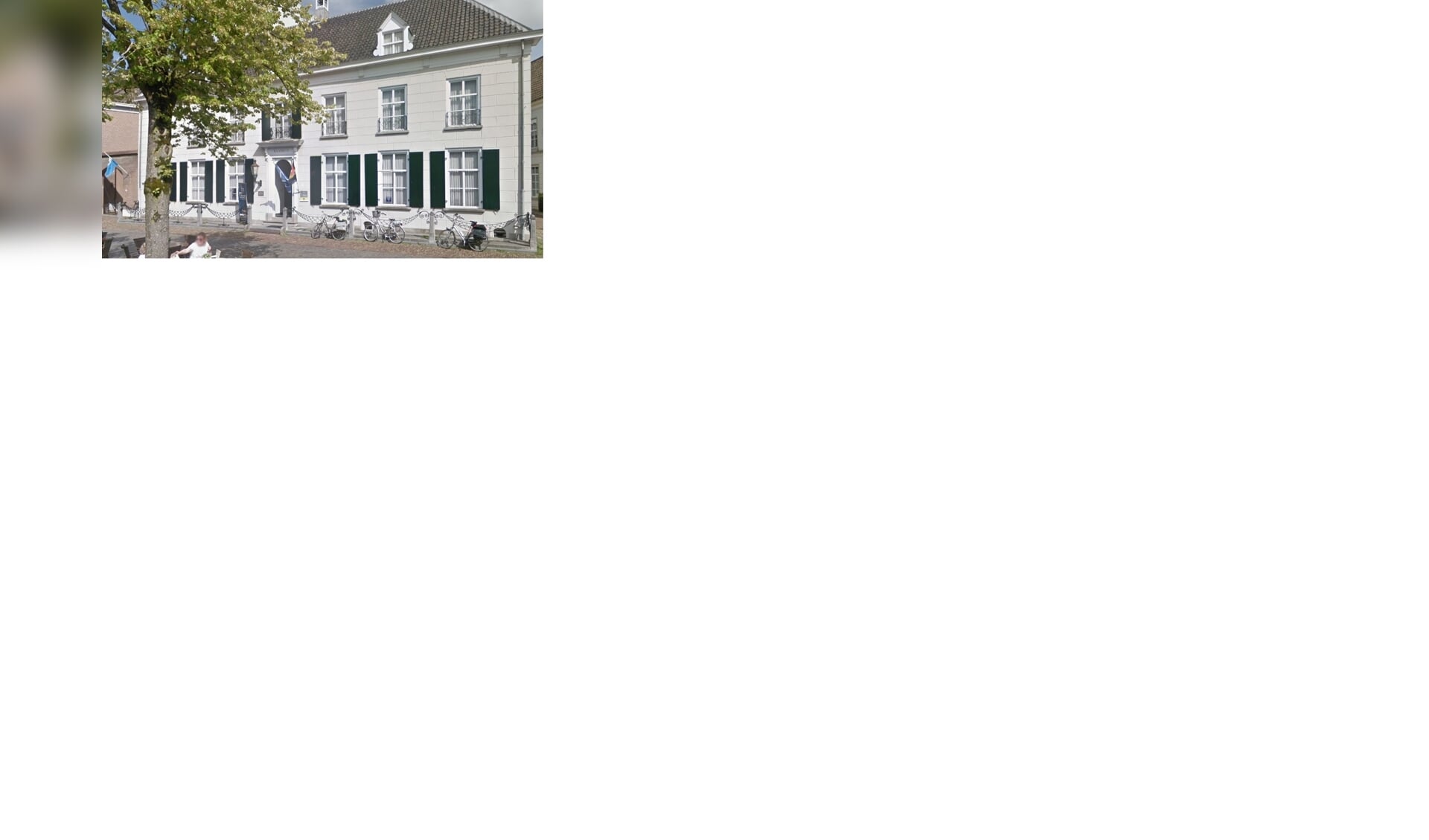 Het voormalige Raadhuis in Ravenstein. (Foto: Google Maps)