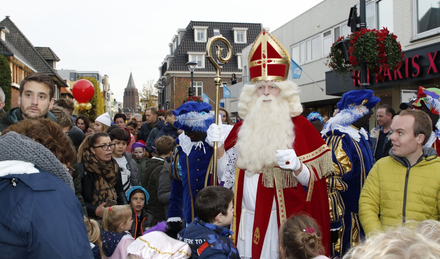 Op zaterdag trok Boxmeer massaal uit om Sinterklaas en zijn gevolg welkom te heten in Nederland.