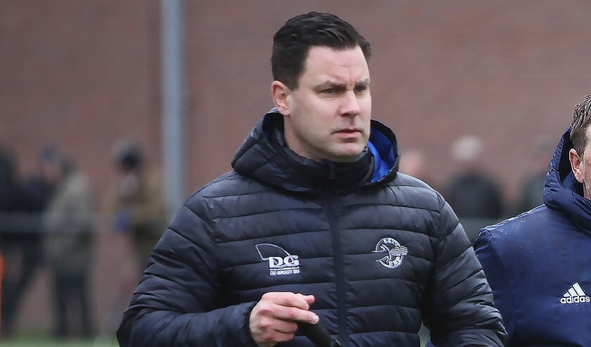 <p>Jurgen van Wanrooij, trainer van Erp. (Foto: Peter Kuijpers)</p>