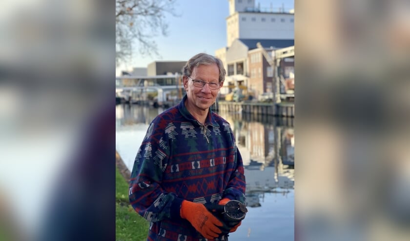 Henk Driessen uit Erp geniet van magneetvissen.