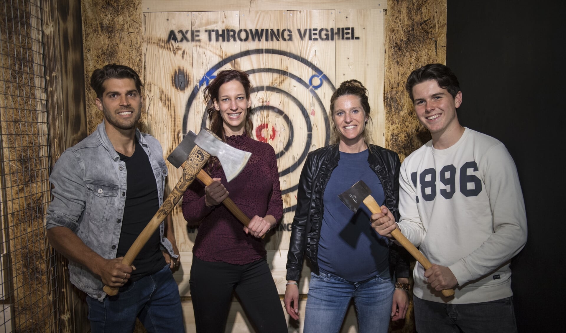 Axe Throwing Veghel organiseert de eerste editie van het Nederlands Kampioenschap Axe Throwing.