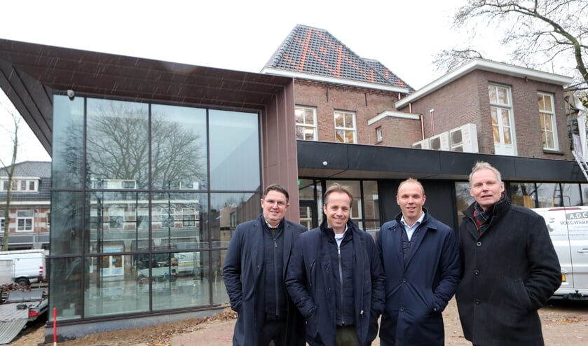 De eigenaren van Van der Krabben Makelaardij.