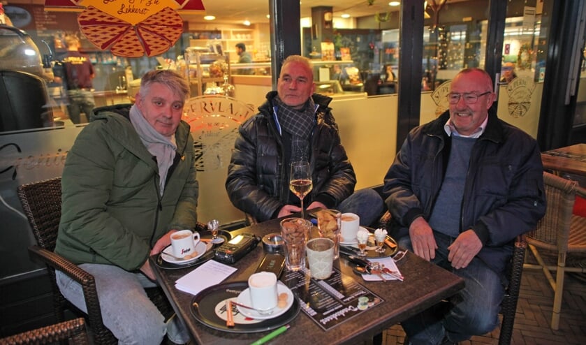 De hoofdmoot van de gesprekken blijft voetbal.