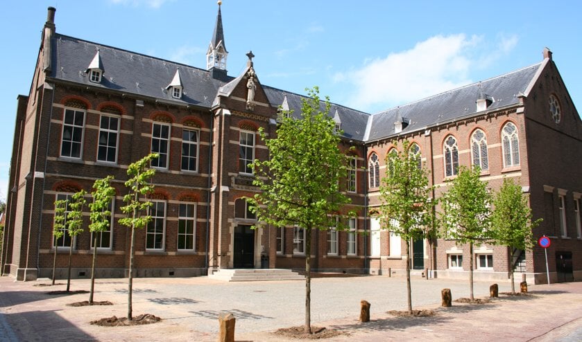 lezing gegeven worden in Gemeenschapshuis Acropolis