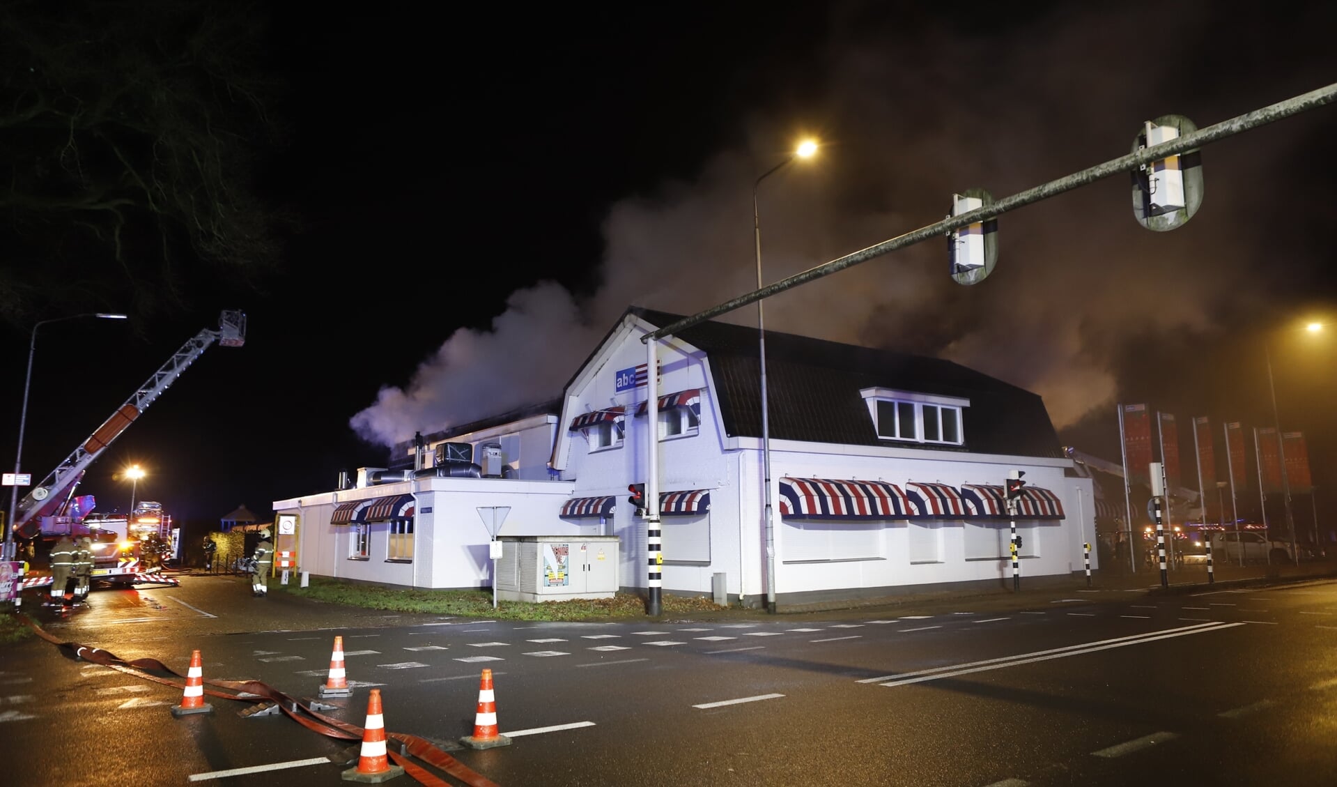 Grote brand bij ABC-restaurant in Velp