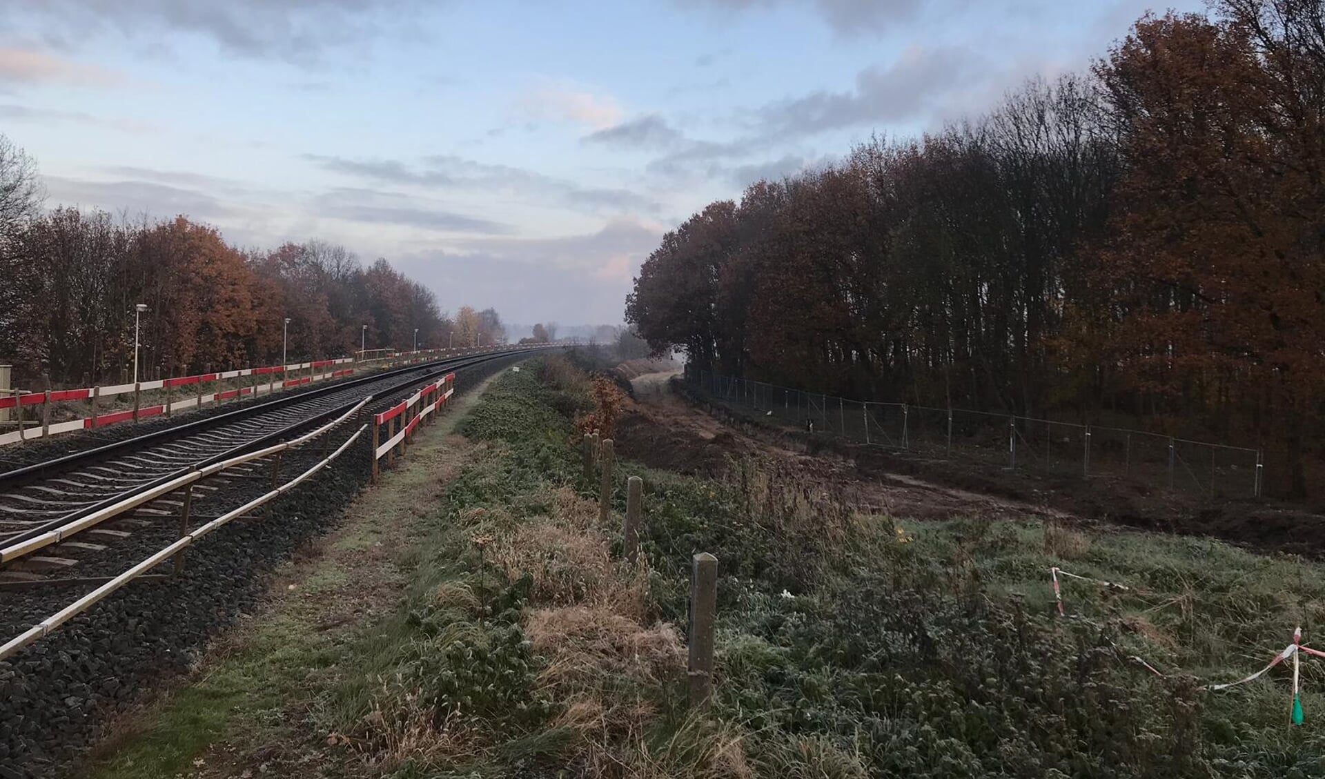 De aanleg van het fietspad tussen de Mariagaarde in Katwijk en de Galberg in Cuijk is in volle gang.