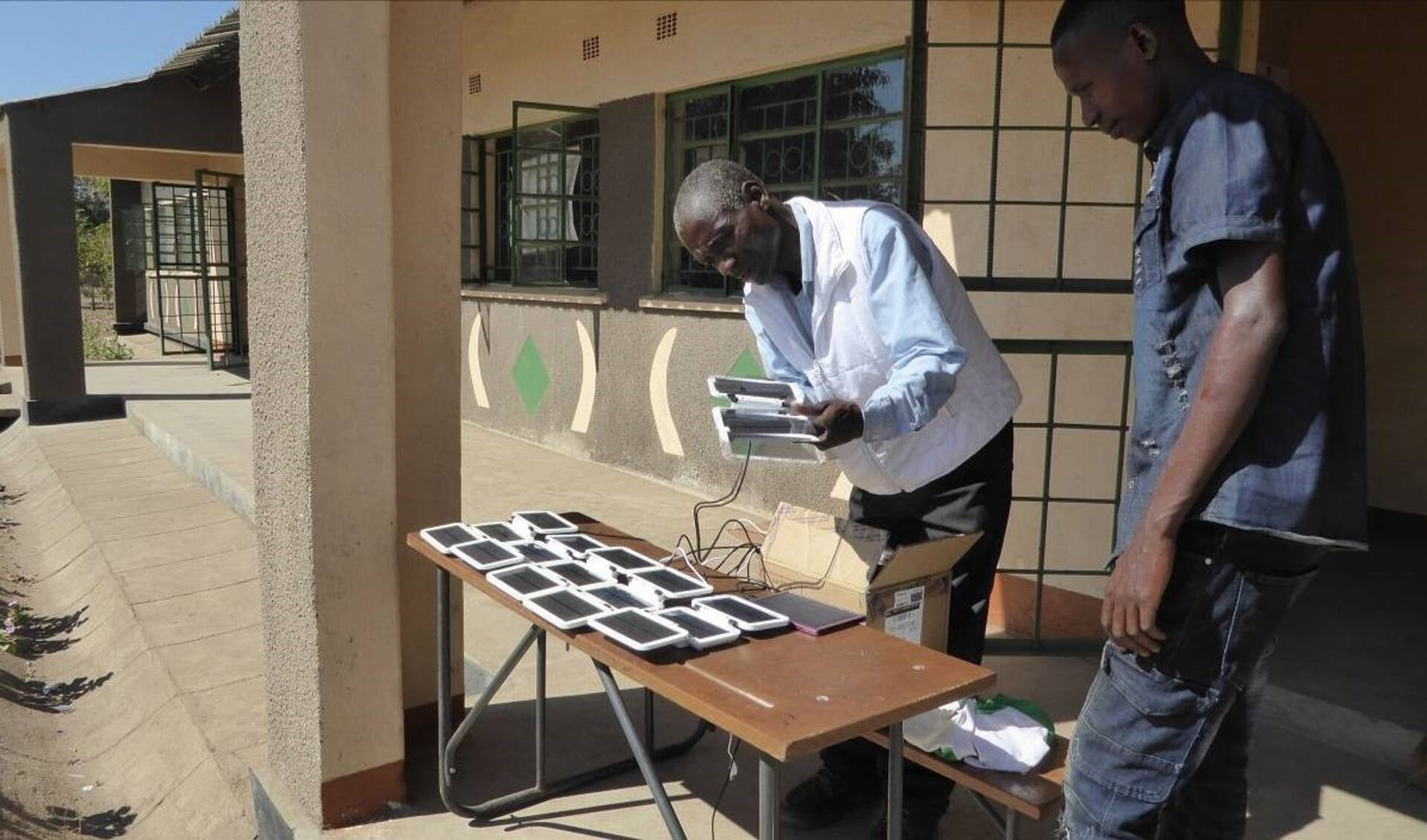 Project I-School tablets voor basisonderwijs van de Stichting Chitungulu Zambia.