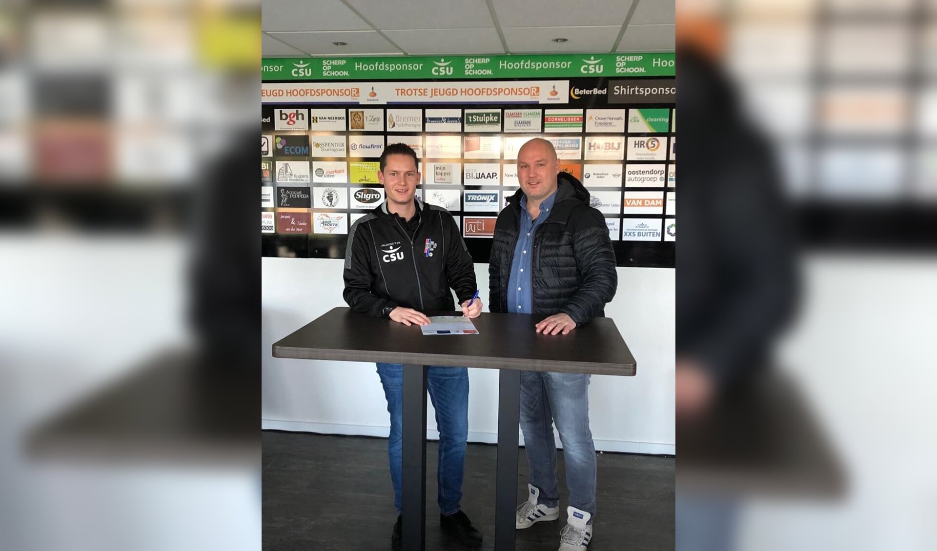 Julien Retmia heeft zijn contract als assistent-trainer bij UDI'19 met nog een seizoen verlengd. (foto: UDI'19)