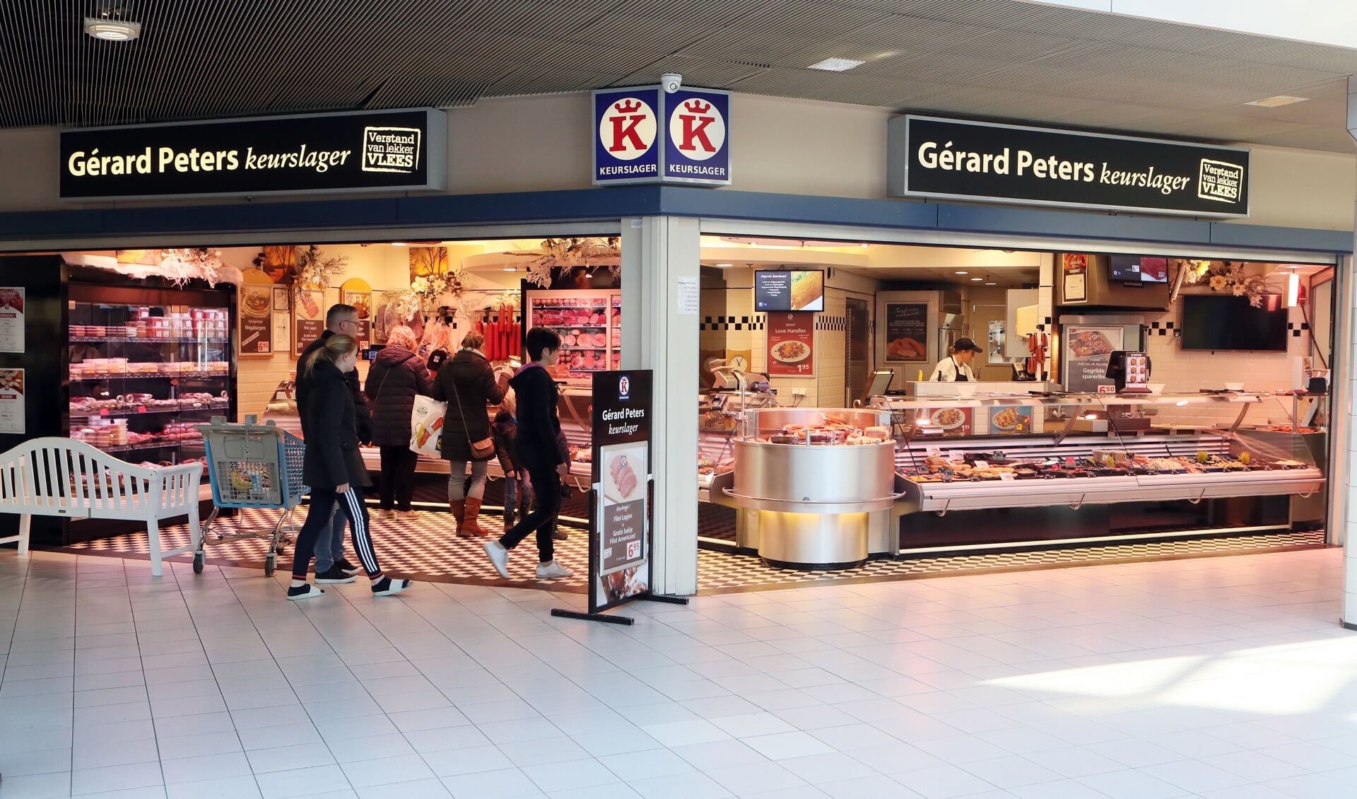 Gérard Peters, keurslager in winkelcentrum De Ruwert. (Foto: Hans van der Poel)
