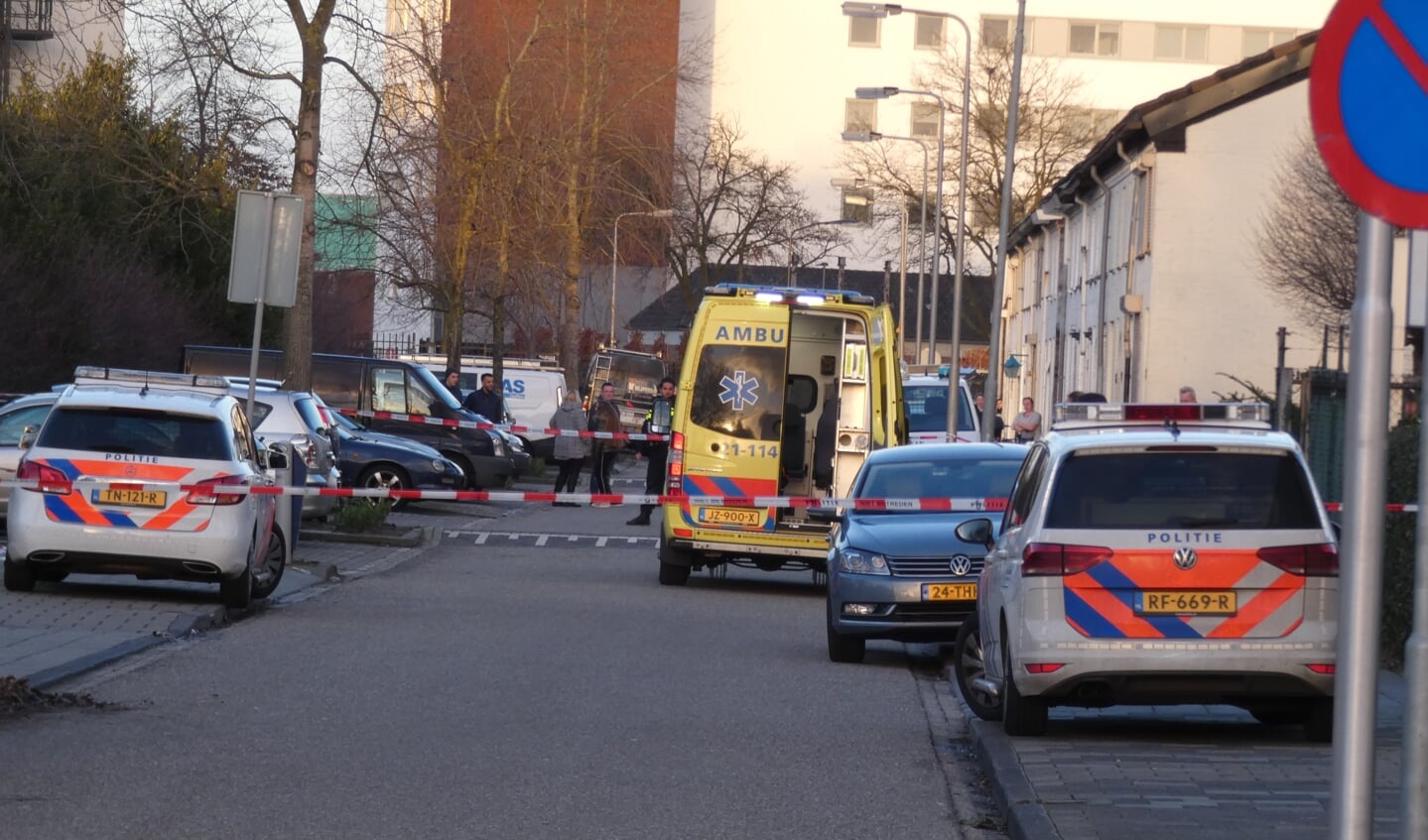 Politie in de Molenweg.