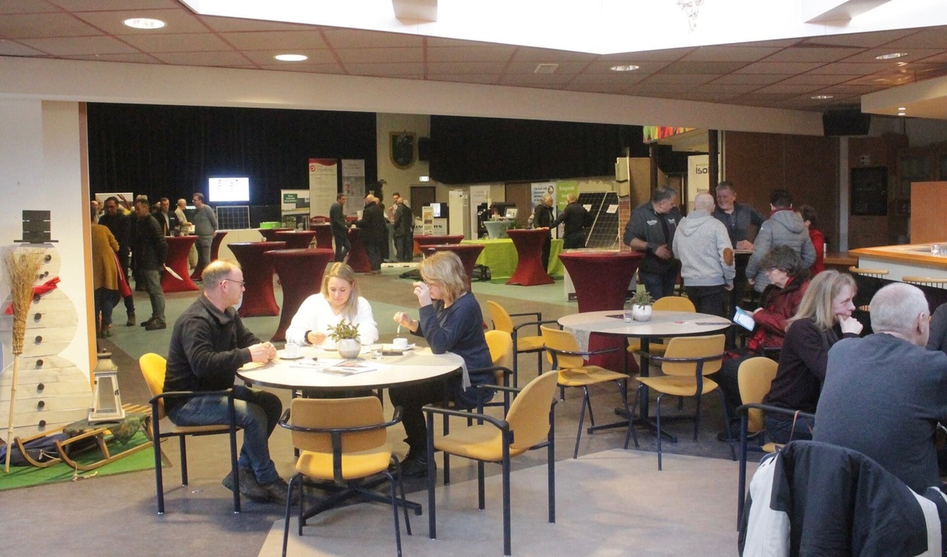 Op zondag 3 februari werd in MFA Oelbroeck een geslaagde energiebeurs gehouden. Deze trok ruim 600 bezoekers. (foto: Kees de Bruijn) 